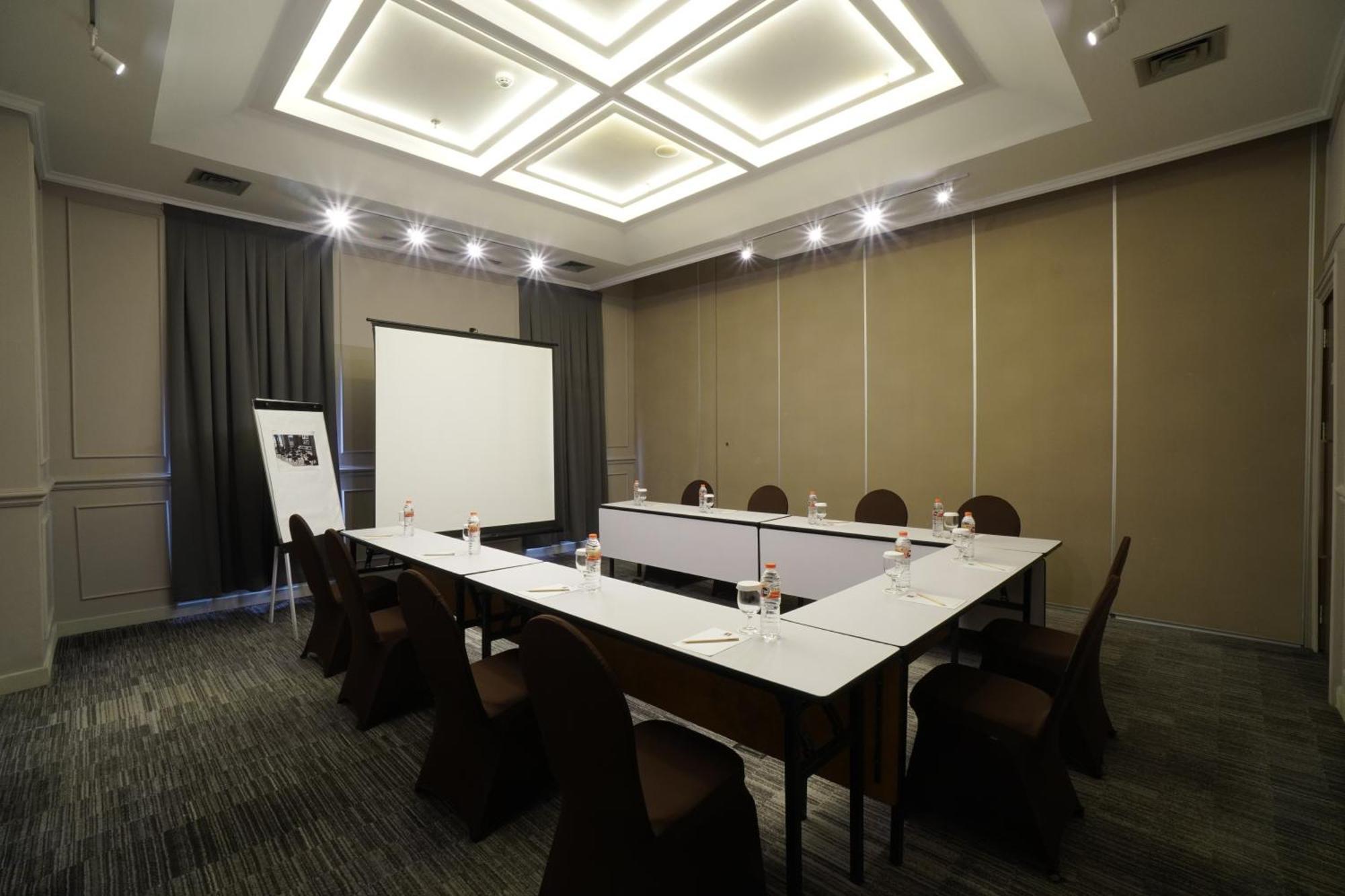 โรงแรมเซนทรัล คาวัง จาการ์ตา ภายนอก รูปภาพ