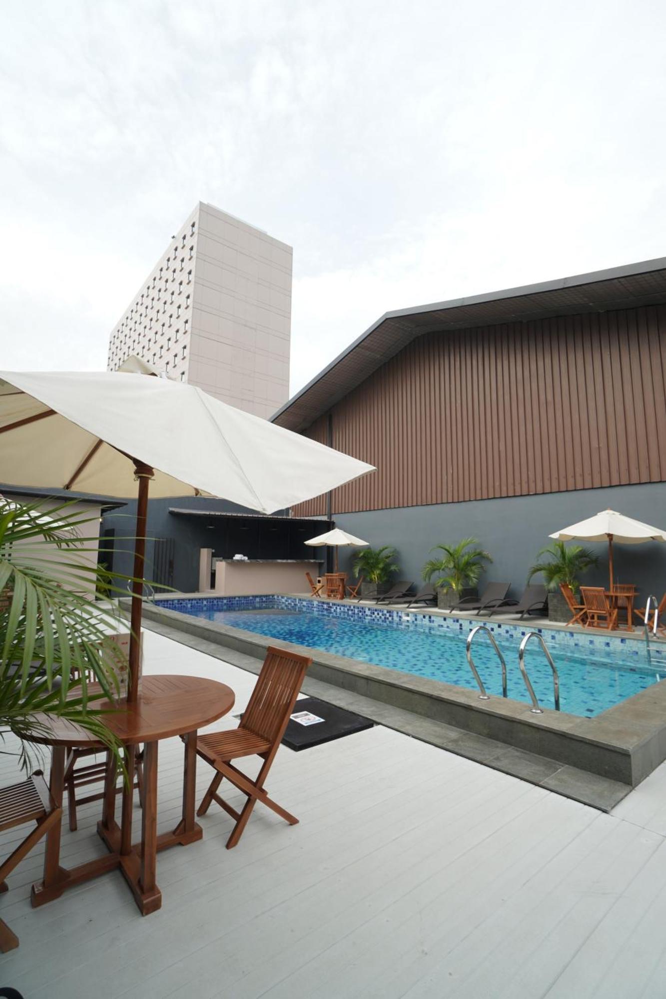โรงแรมเซนทรัล คาวัง จาการ์ตา ภายนอก รูปภาพ